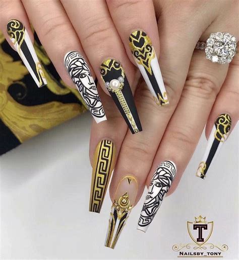 Versace Nail Art 